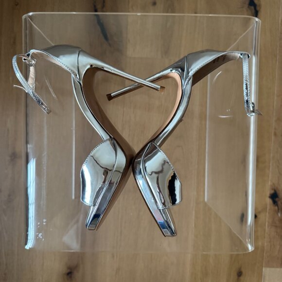 Steve Madden Wiley Silver Chrome Stiletto Heels Metallic Open Toe Size 6 NYE - Picture 10 of 14